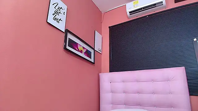 kinkylittlegirll online show from December 2024 05:37:01 PM