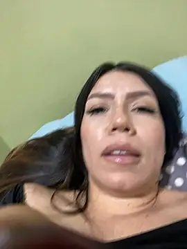 Snapshot of martina_contreras chatting on January 2025 08:18:02 AM martina contreras online show from January 2025 08:18:02 AM