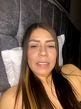 Snapshot of martina_contreras chatting on October 2025 07:09:02 AM martina contreras online show from October 2025 07:09:02 AM