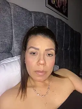 Snapshot of martina_contreras chatting on November 2025 05:07:02 AM martina contreras online show from November 2025 05:07:02 AM