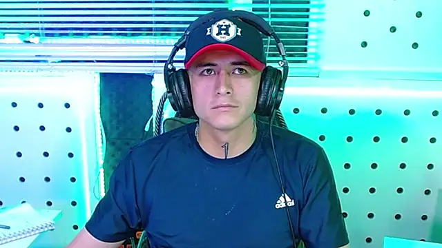 Darko0717 online show from December 2025 01:47:02 AM