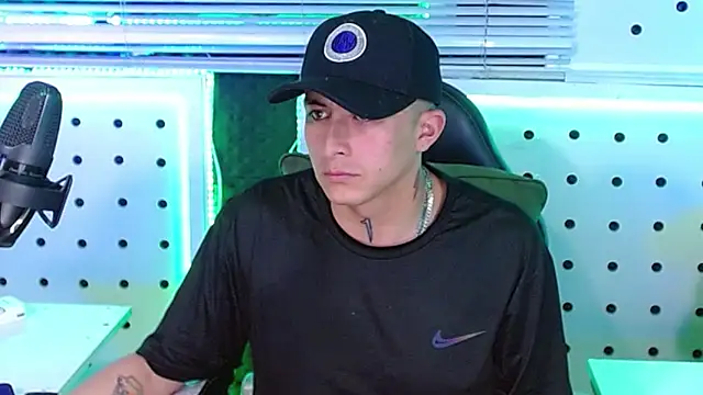 Darko0717 online show from December 2025 02:50:02 AM