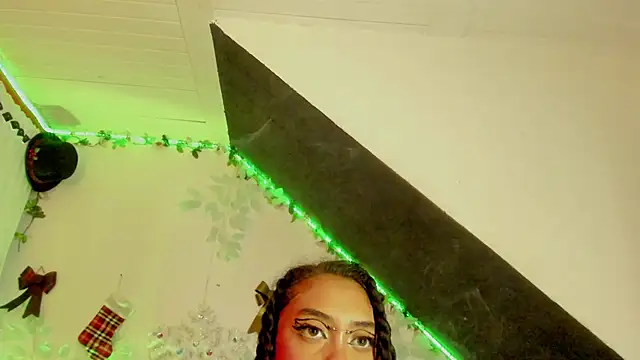 Cata green online show from December 2024 10:34:02 PM