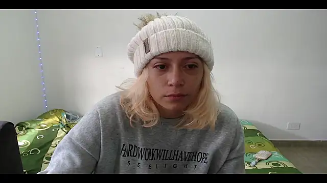 MommyMiaWs online show from February 2025 01:46:02 PM