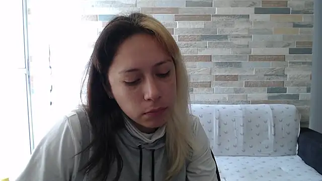 MommyMiaWs online show from October 2025 03:09:01 PM