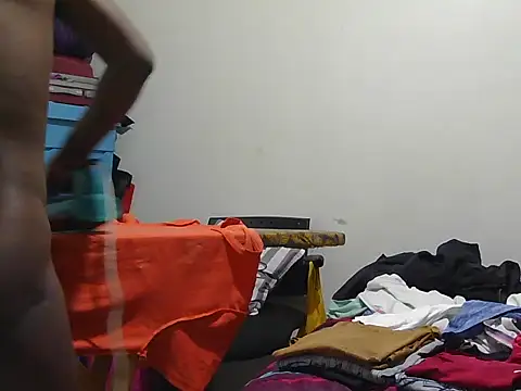 sluttylaura21 online show from October 2025 12:50:01 PM