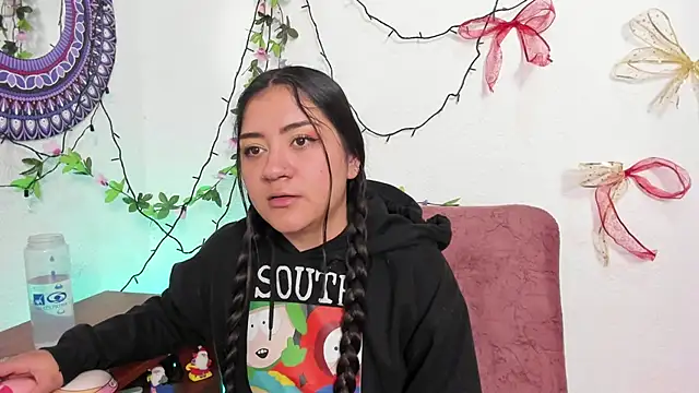 Hanna moore1 online show from December 2024 06:32:02 PM