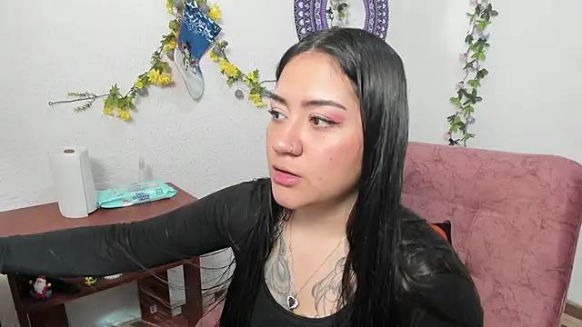 Hanna moore1 online show from December 2024 06:41:02 PM