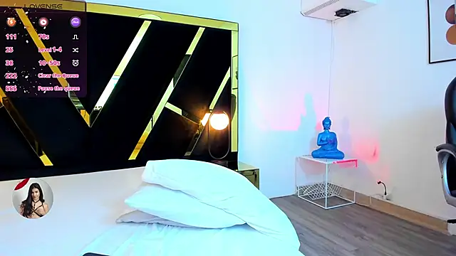 emilybae  online show from December 2024 04:40:02 PM