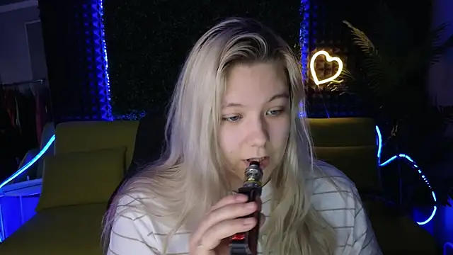 DjennaPalme online show from December 2024 02:41:01 AM