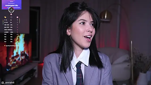 anniehillofficial online show from October 2025 08:40:02 PM