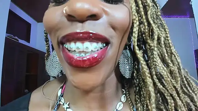 TAYLORR778 online show from October 2025 04:27:01 PM