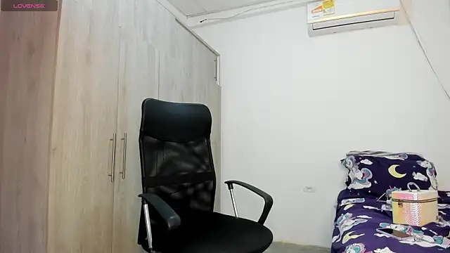 tracycum online show from September 2025 07:38:01 PM