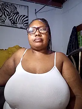 Snapshot of YELLOW_BONE chatting on May 2026 08:24:01 PM YELLOW BONE online show from May 2026 08:24:01 PM