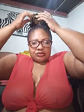 Snapshot of YELLOW_BONE chatting on May 2026 08:49:02 PM YELLOW BONE online show from May 2026 08:49:02 PM