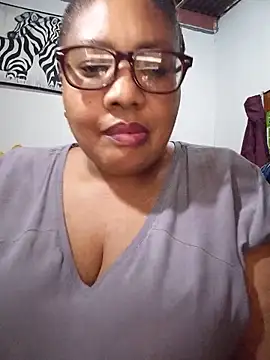 Snapshot of YELLOW_BONE chatting on May 2026 08:49:02 PM YELLOW BONE online show from May 2026 08:49:02 PM