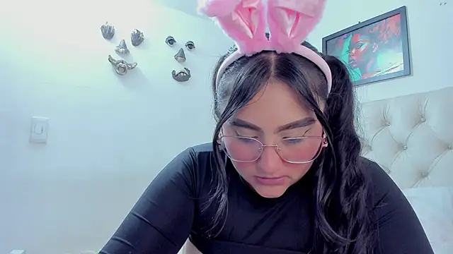 NayaWayne online show from December 2024 12:42:02 AM