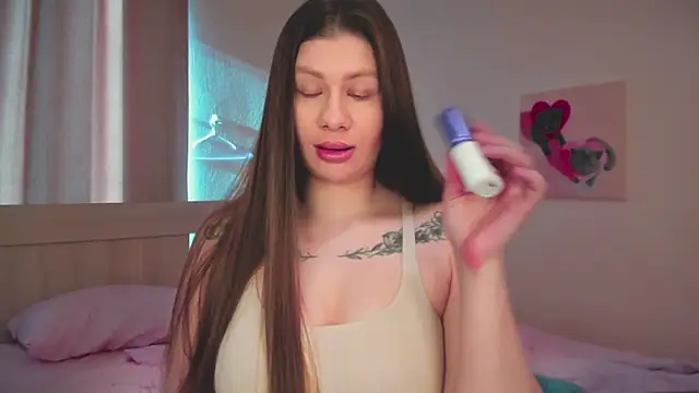 JuicyHelenX online show from March 2026 01:30:01 PM