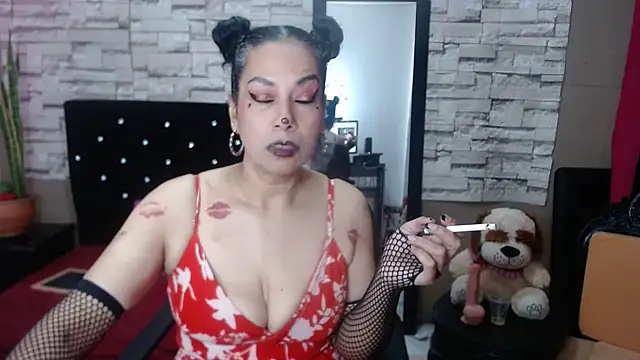 Snapshot of MarianaNight02 chatting on October 2025 05:52:01 AM MarianaNight02 online show from October 2025 05:52:01 AM