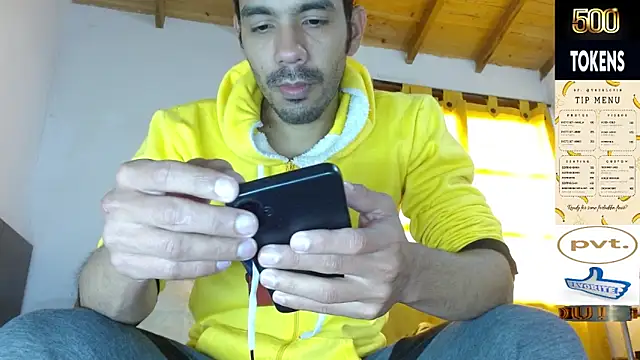 Snapshot of JohanyLatino chatting on May 2026 07:09:02 PM JohanyLatino online show from May 2026 07:09:02 PM