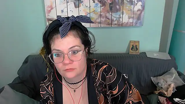 EverlyRays online show from October 2025 12:34:02 PM