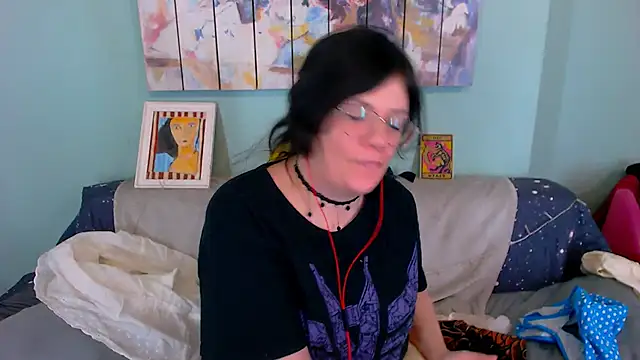 EverlyRays online show from February 2026 04:00:01 PM