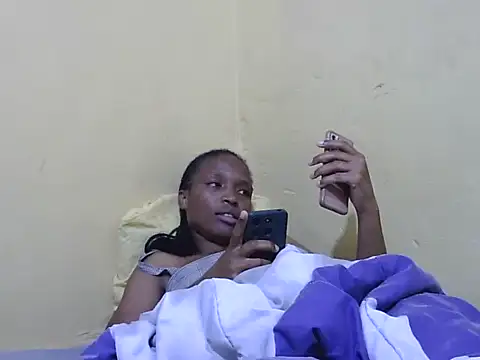 Smillie prety online show from September 2025 07:07:02 PM