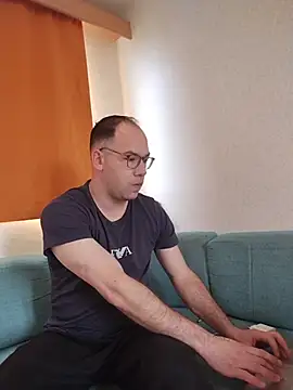 steviebigdick1992 online show from March 2026 12:43:02 PM