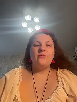 Snapshot of Taisia_W chatting on April 2026 06:22:01 AM Taisia W online show from April 2026 06:22:01 AM