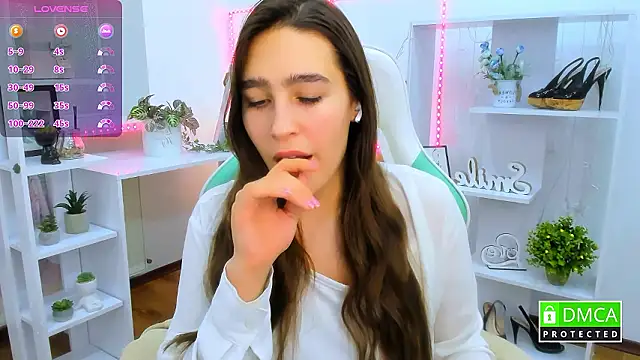 Snapshot of _Eliizabeth_ chatting on February 2026 09:35:01 PM Eliizabeth online show from February 2026 09:35:01 PM