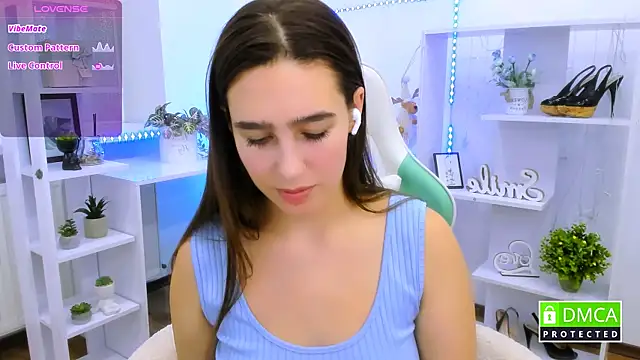 Snapshot of _Eliizabeth_ chatting on February 2026 09:51:01 PM Eliizabeth online show from February 2026 09:51:01 PM