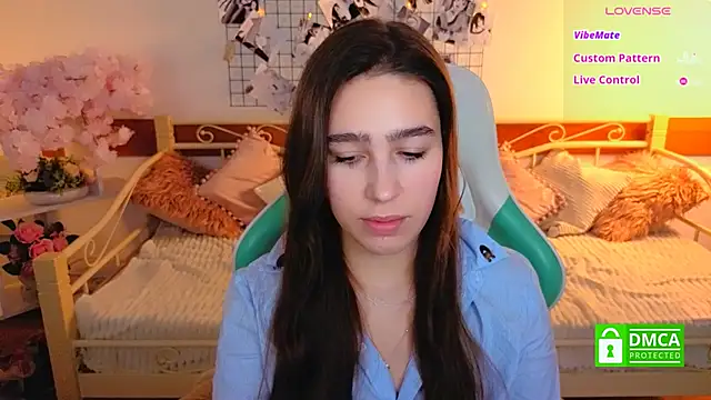 Snapshot of _Eliizabeth_ chatting on February 2026 10:50:02 PM Eliizabeth online show from February 2026 10:50:02 PM