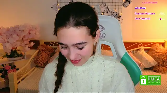 Snapshot of _Eliizabeth_ chatting on February 2026 10:43:02 PM Eliizabeth online show from February 2026 10:43:02 PM