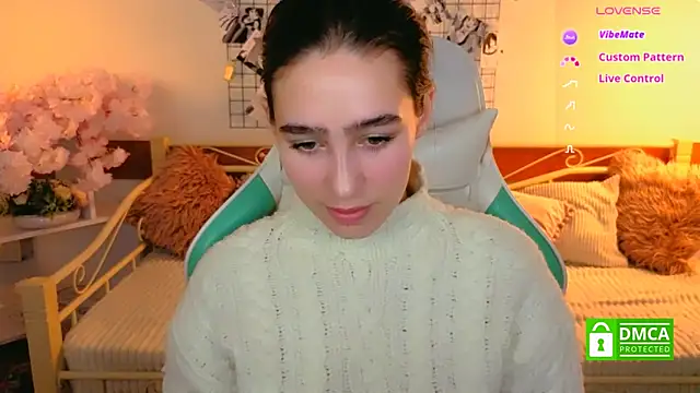 Snapshot of _Eliizabeth_ chatting on February 2026 10:40:01 PM Eliizabeth online show from February 2026 10:40:01 PM