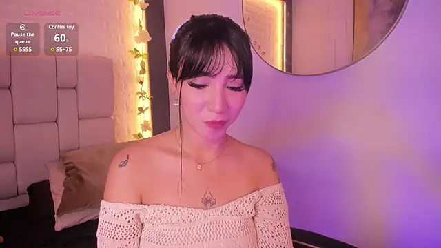 emma woods  online show from December 2024 06:28:01 PM