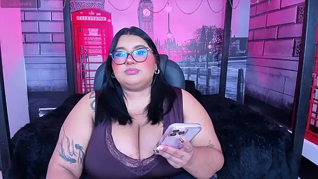 Snapshot of tifanny_bigboobs11 chatting on March 2026 12:01:01 PM tifanny bigboobs11 online show from March 2026 12:01:01 PM