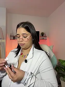 tati reyess online show from October 2025 01:19:01 PM