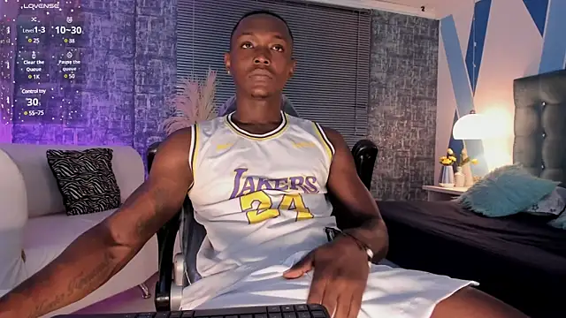 DannSmmith online show from December 2024 06:27:01 AM