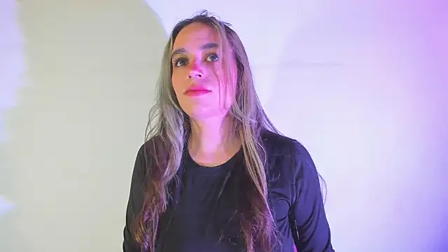 Natalia Suarez online show from October 2025 02:29:01 AM