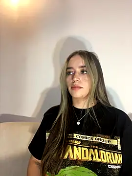 Natalia Suarez online show from October 2025 11:51:02 PM