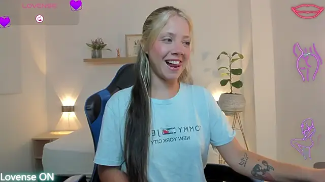 Snapshot of nataly_rodri chatting on April 2026 02:03:01 AM nataly rodri online show from April 2026 02:03:01 AM