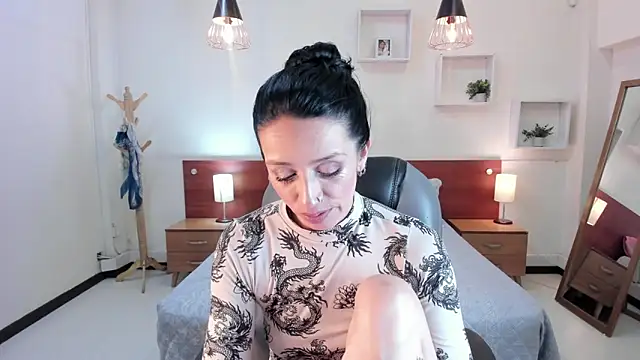 Kristen Garner online show from January 2025 11:24:01 PM