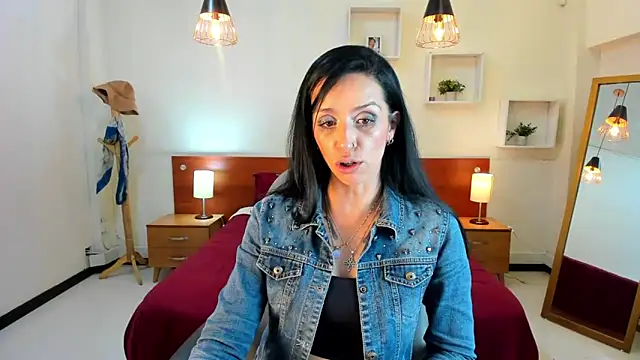 Kristen Garner online show from February 2025 09:14:01 PM