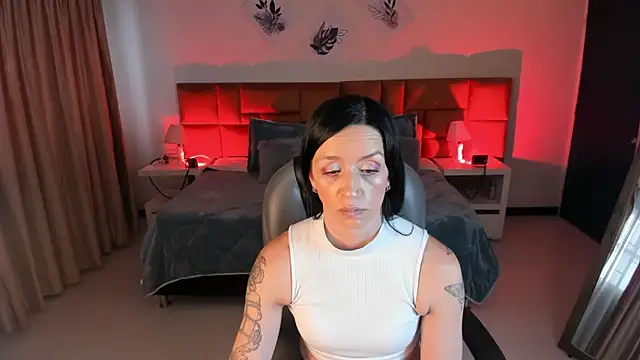 Kristen Garner online show from September 2025 08:13:01 PM