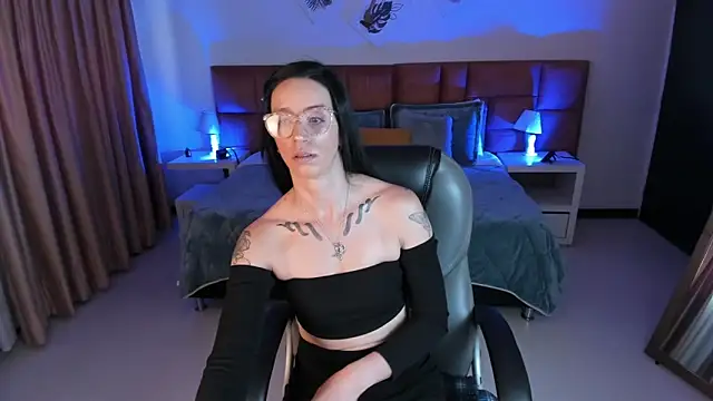 Kristen Garner online show from September 2025 08:14:01 PM