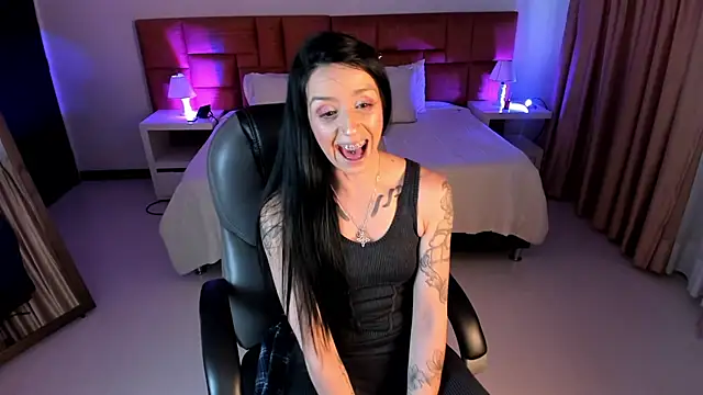 Kristen Garner online show from October 2025 08:38:02 PM