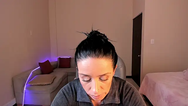 Snapshot of Kristen_Garner chatting on June 2026 08:21:02 PM Kristen Garner online show from June 2026 08:21:02 PM