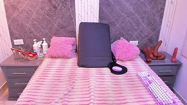 Snapshot of AndreaFletcher chatting on February 2026 07:40:01 PM AndreaFletcher online show from February 2026 07:40:01 PM