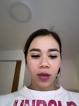 EmilyEvans7 online show from February 2026 05:02:01 PM