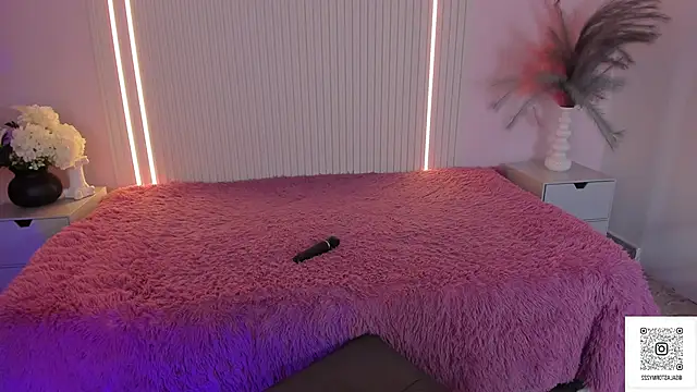 EmilyEvans7 online show from April 2026 07:22:02 PM